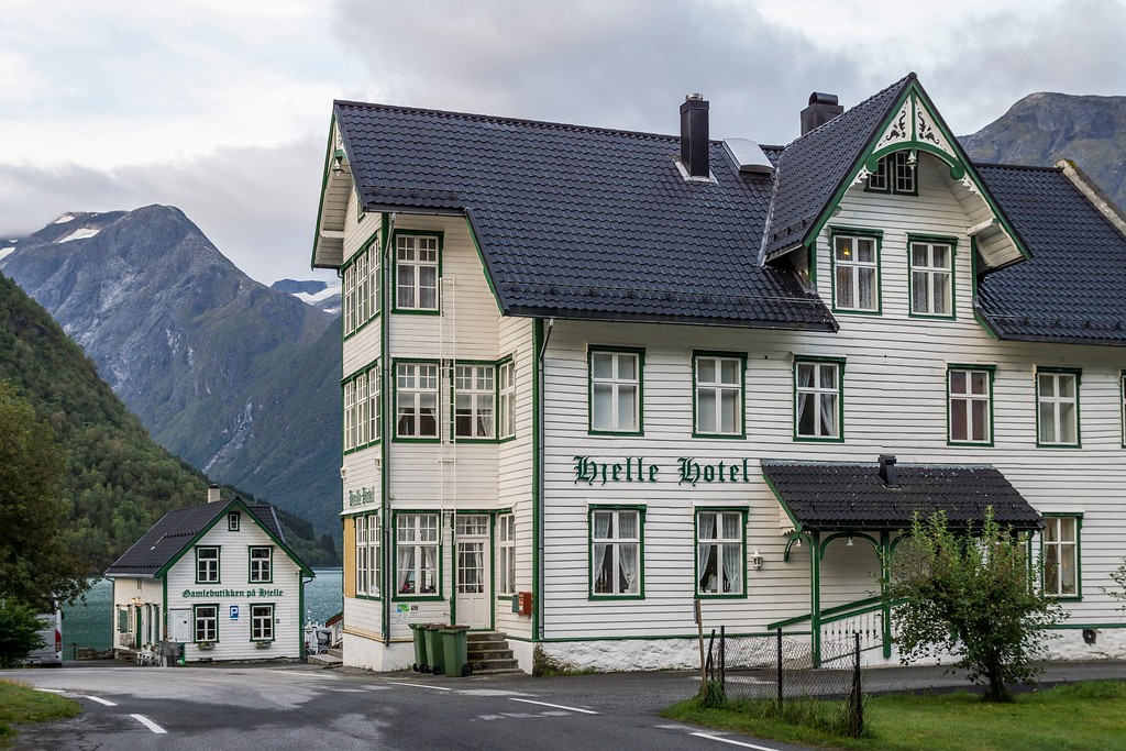 Hjell Hotell
